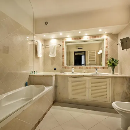 Mng Elliott24 Vale do Lobo