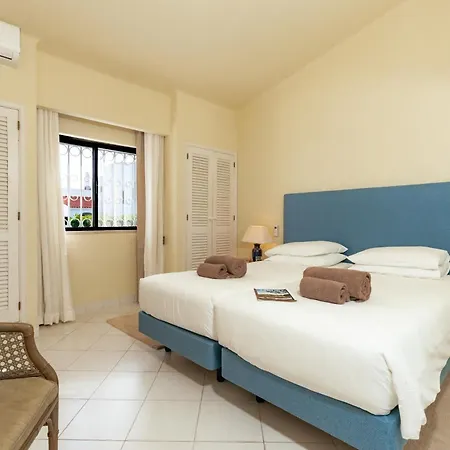 Mng Elliott24 Willa Vale do Lobo