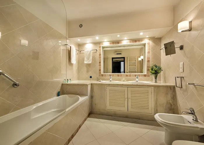 Mng Elliott24 Vale do Lobo